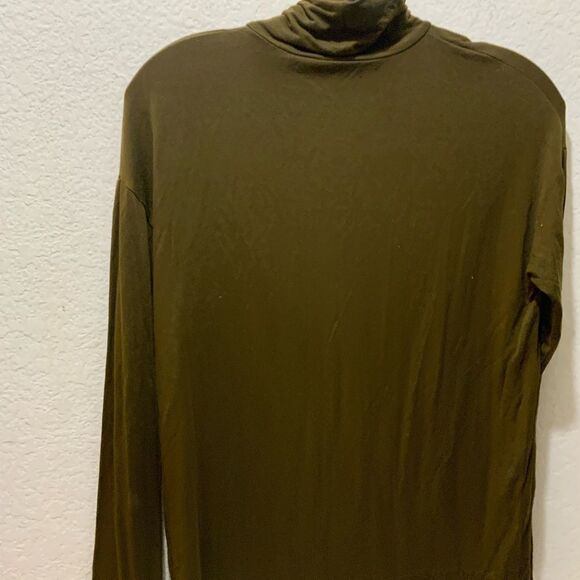 $145 Vince Women's Green Easy Long Sleeve Modern Turtleneck Stretch Top Size XXS - Picture 4 of 9